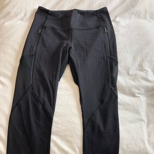 Black cropped Lululemon leggings